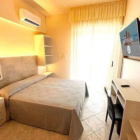 Hotel Everest Cervia Kültér fotó
