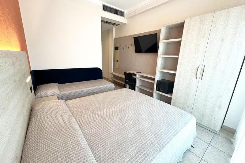 Hotel Everest Cervia Kültér fotó