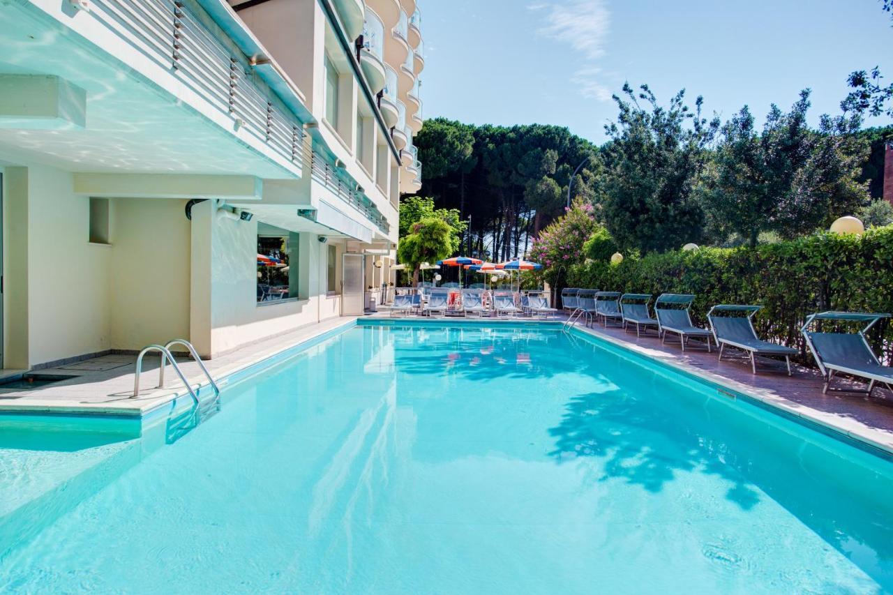 Hotel Everest Cervia Kültér fotó