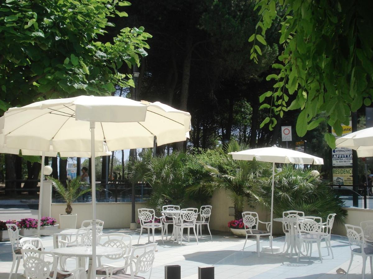 Hotel Everest Cervia Kültér fotó
