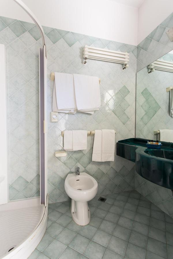 Hotel Everest Cervia Kültér fotó